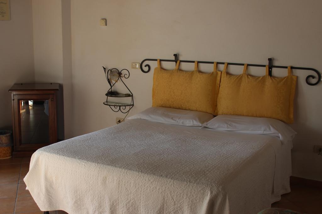 Agriturismo Il Poggiolo 몬테메라노 객실 사진
