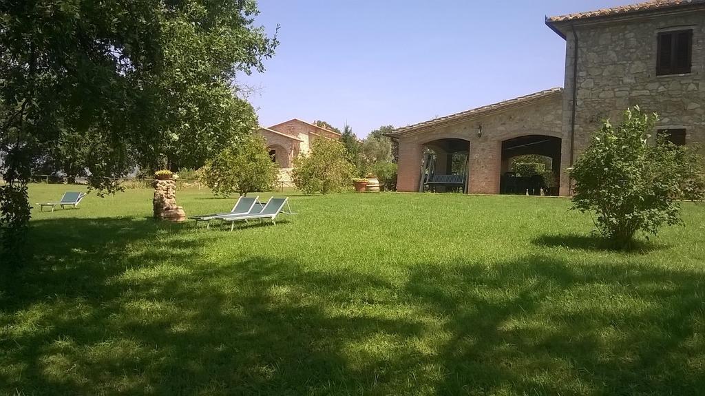 Agriturismo Il Poggiolo 몬테메라노 외부 사진