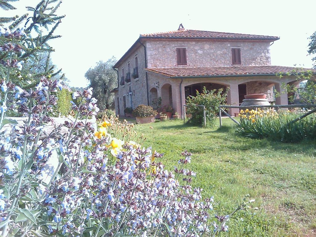 Agriturismo Il Poggiolo 몬테메라노 외부 사진